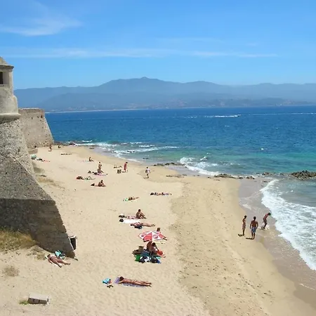 T4 Terrasses Vieille Ville, Апартаменты Аяччо